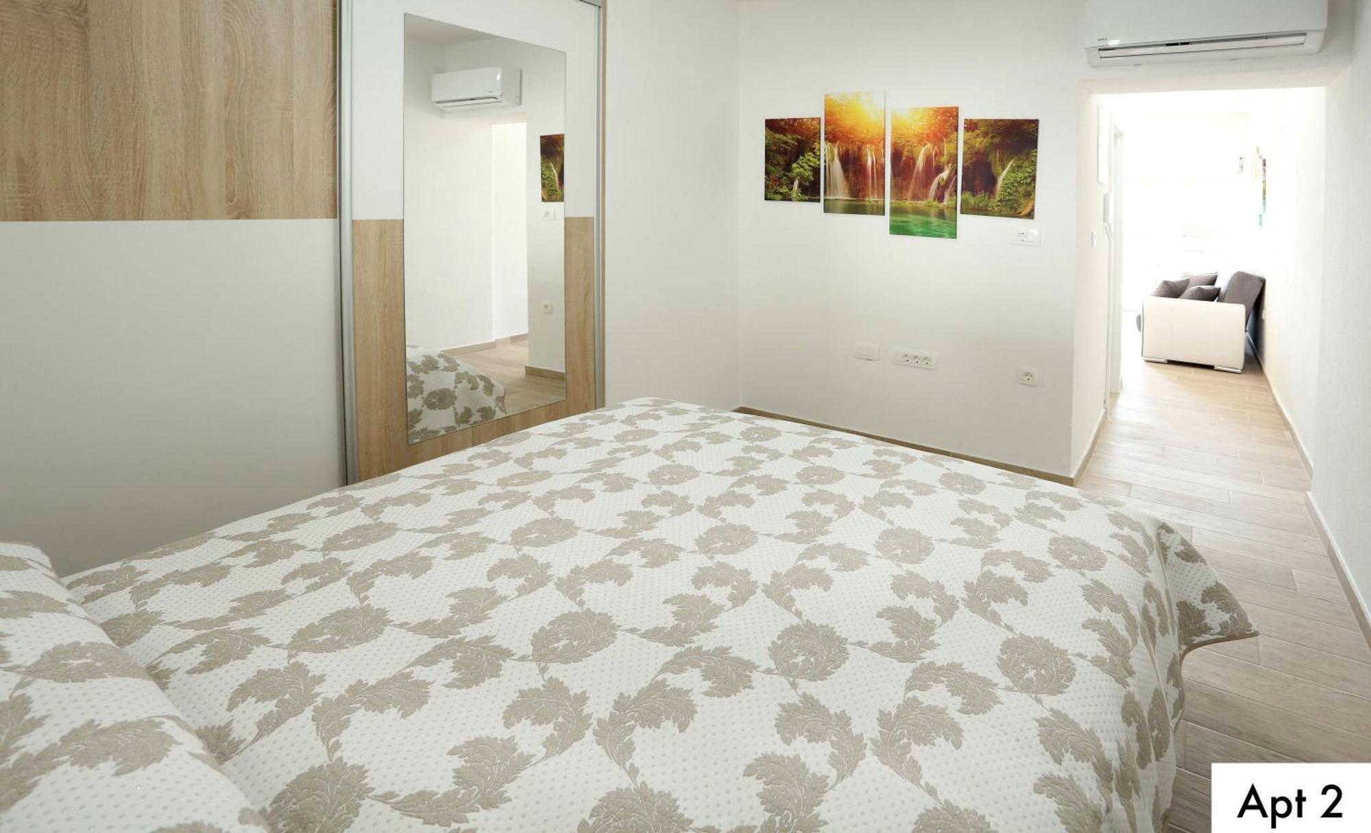 Apartment Dragi With Pool, Sauna, & Whirlpool *