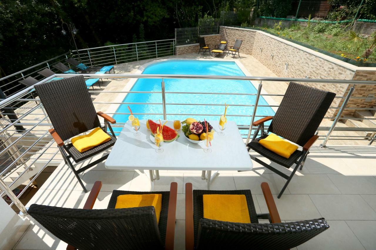 Dragi With Pool, Sauna, & Whirlpool Apartment *