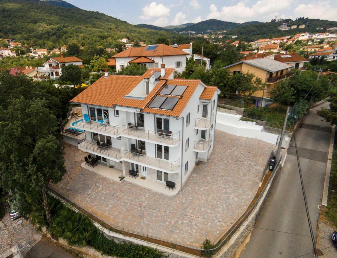 Apartment Dragi With Pool, Sauna, & Whirlpool
