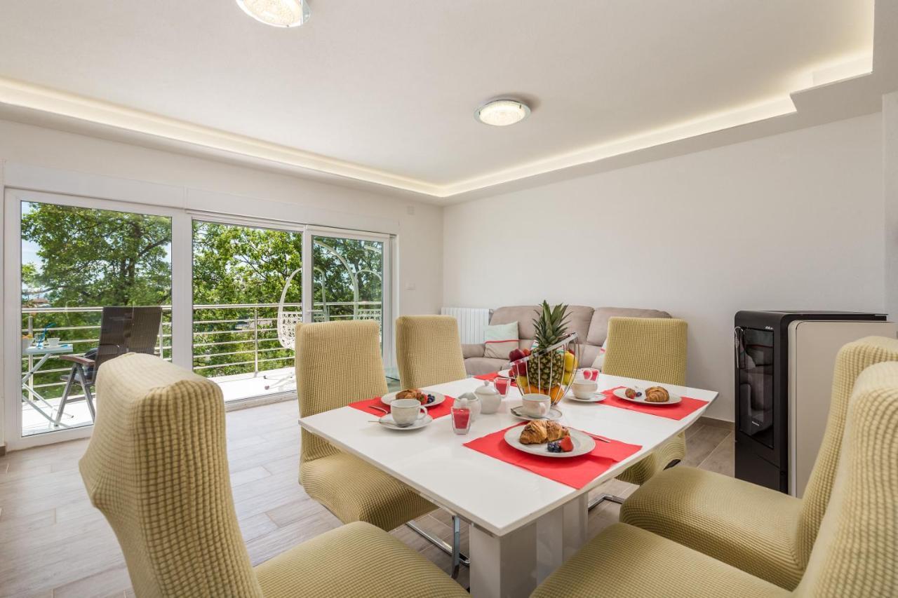 Apartment Dragi With Pool, Sauna, & Whirlpool