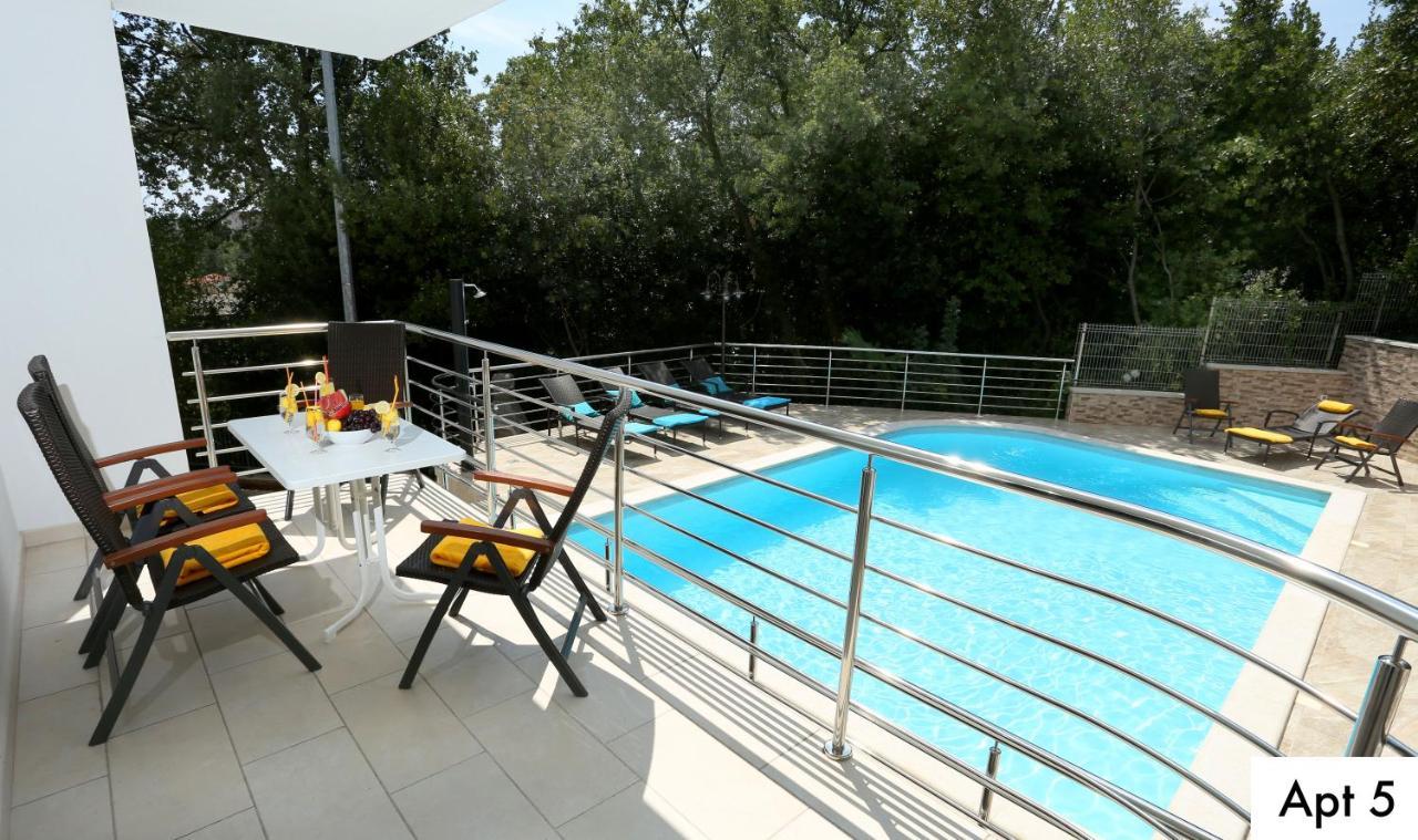 Appartamento Dragi With Pool, Sauna, & Whirlpool