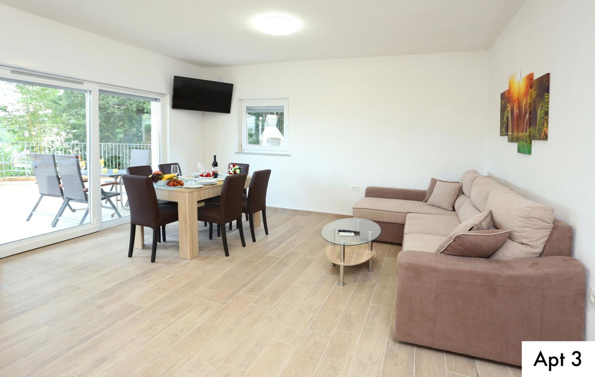 Dragi With Pool, Sauna, & Whirlpool Apartment