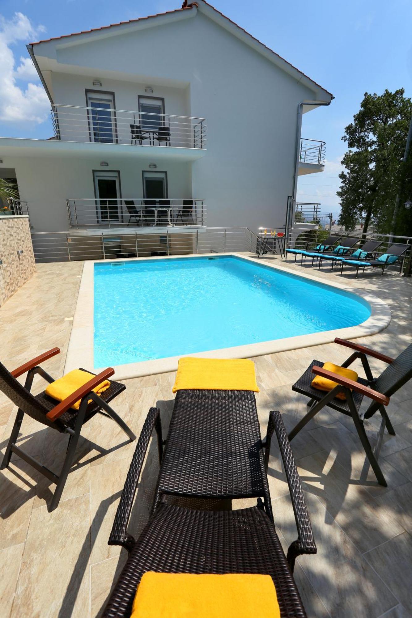 Dragi With Pool, Sauna, & Whirlpool Apartment